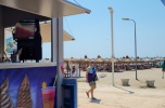 Albania - lodziarnia na plaży, przy promenadzie w Durres
