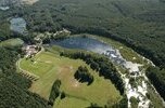 Działający ośrodek wypoczynkowy 6,3 ha: hotel, domki, stawy, las – 20 km od granicy z Ni