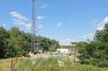 Działka inwestycyjna z masztem i nadajnikami bts