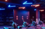 Eko siłownia z produkcją prądu - klub sportowy z kawiarnią