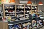 Funkcjonujący sklep spożywczy wraz z wyposażeniem i towarem