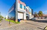 Salon samochodowy 824 m² | Wrocław – główny wjazd od strony węzła „Wrocław Północ”