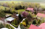Sprzedam (ok. 1ha) funkcjonujący pensjonat + domki letniskowe + baseny + boiska + infrastr.+ staw+.