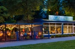 Sprzedam za odstępne prosperującą od prawie 3 lat i dochodową restauracje, winiarnię