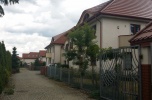 Szukam najemcy na miniosiedle 3 domów mogących nadawać się na Przychodnię lub inne
